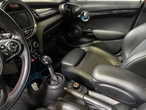 Used 2019 MINI Cooper S w/ Premium Package image 19