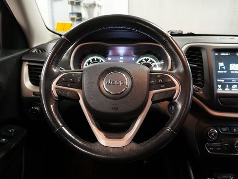 Used 2015 Jeep Cherokee Limited image 17