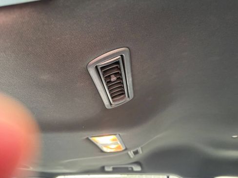 Used 2024 Toyota Highlander XSE FWD image 24