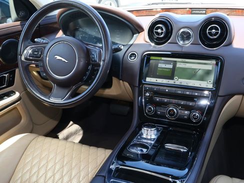Used 2018 Jaguar XJ L Portfolio AWD/4WD image 9