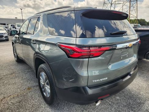 Used 2023 Chevrolet Traverse LT FWD image 4