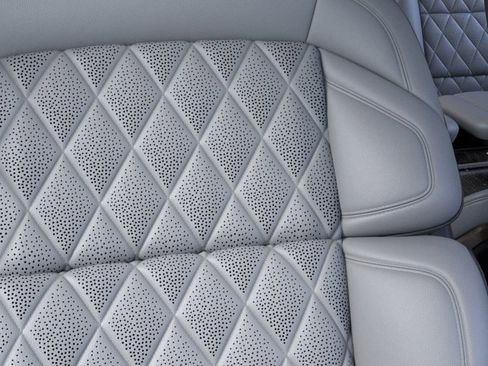 New 2026 Lincoln Navigator Black Label AWD/4WD image 16