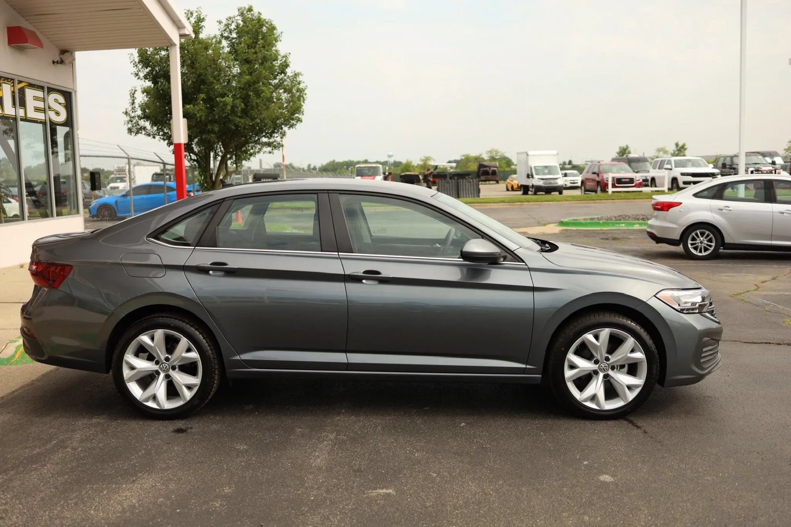 Used 2023 Volkswagen Jetta S FWD image 4