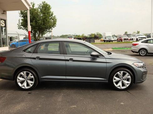 Used 2023 Volkswagen Jetta S FWD image 4