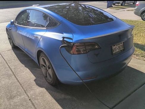 Used 2018 Tesla Model 3 Mid Range RWD image 3