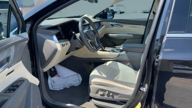 Used 2022 Cadillac XT5 Premium Luxury FWD image 3