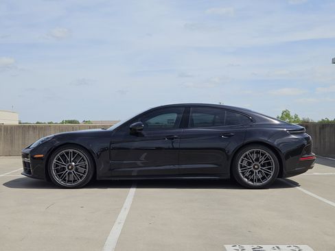 Used 2026 Porsche Panamera GTS image 2