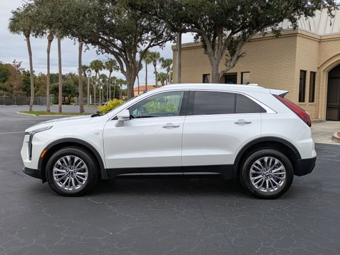 Used 2025 Cadillac XT4 Premium Luxury w/ Technology Package image 3
