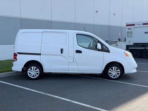 Used 2017 Nissan NV200 SV w/ Technology Package FWD image 4