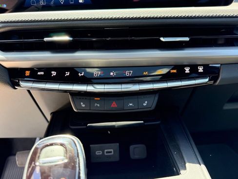 Used 2024 Cadillac XT4 Premium Luxury w/ Active Safety Package AWD/4WD image 19