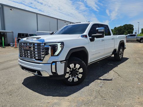 Used 2025 GMC Sierra 2500 Denali w/ Denali Reserve Package AWD/4WD image 1