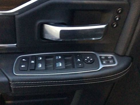 Used 2024 RAM 3500 Laramie AWD/4WD image 9