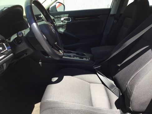 Used 2023 Honda Civic EX image 3