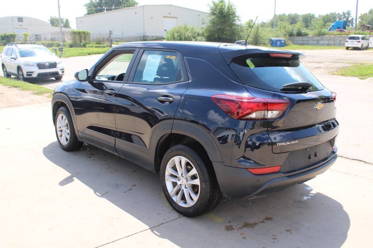 Used 2021 Chevrolet TrailBlazer LS FWD image 6