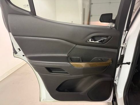 Certified 2019 GMC Acadia SLE FWD image 23