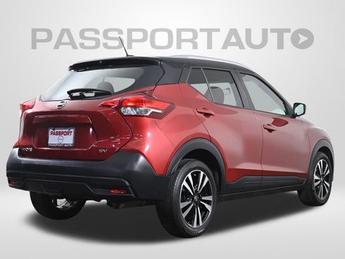 Used 2019 Nissan Kicks SV image 10