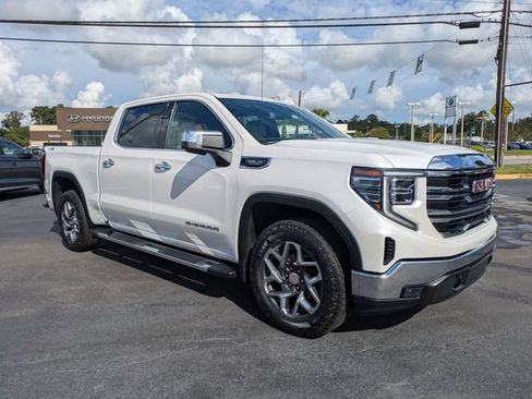 Used 2023 GMC Sierra 1500 SLT w/ SLT Premium Package AWD/4WD image 3