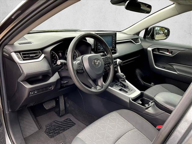 Used 2021 Toyota RAV4 XLE w/ Convenience Package FWD image 13