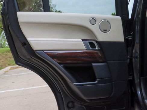 Used 2017 Land Rover Range Rover HSE AWD/4WD image 8
