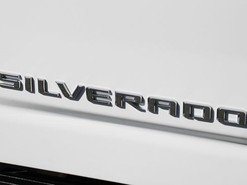 Used 2025 Chevrolet Silverado 2500 LT w/ Convenience Package image 47