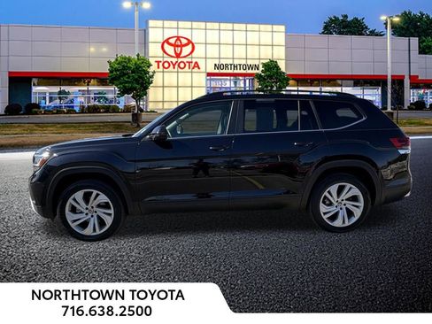 Used 2022 Volkswagen Atlas SE image 2