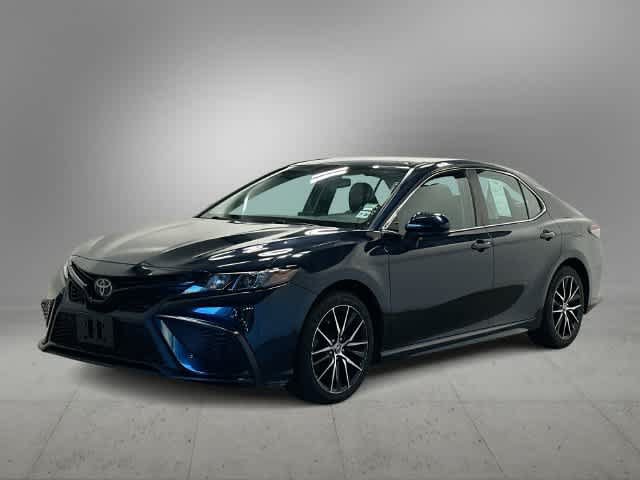 Used 2021 Toyota Camry SE FWD image 1