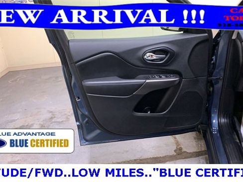 Used 2020 Jeep Cherokee Latitude w/ Cold Weather Group image 24