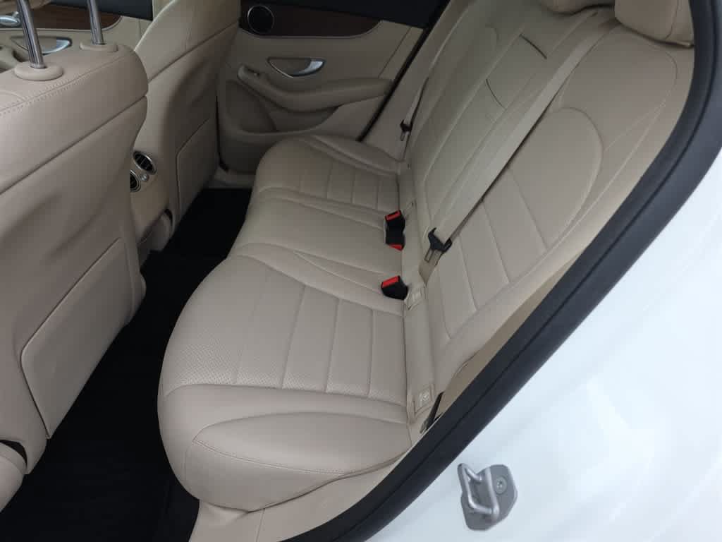 Used 2021 Mercedes-Benz GLC 300 4MATIC image 16