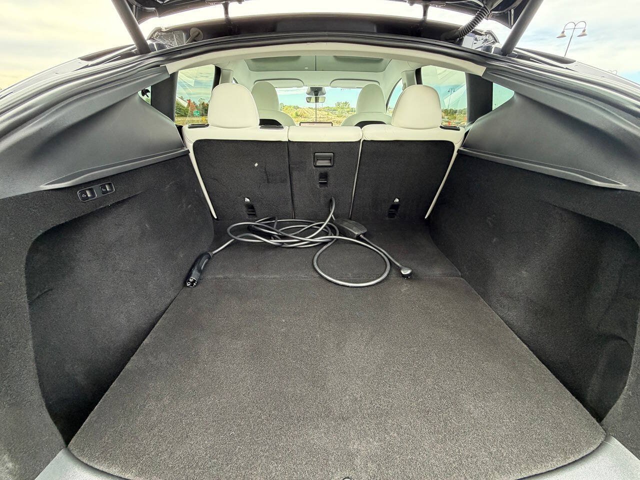 Used 2024 Tesla Model Y Long Range AWD/4WD image 14