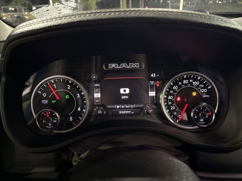 Used 2022 RAM 1500 Laramie image 12