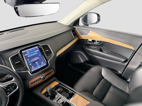 Certified 2023 Volvo XC90 B6 Core AWD/4WD image 23