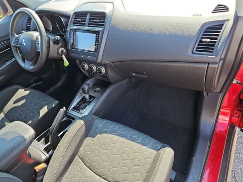 Used 2025 Mitsubishi Outlander Sport AWD image 31