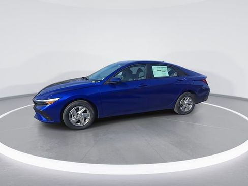 New 2026 Hyundai Elantra SE image 4