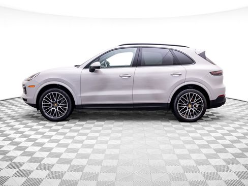 Certified 2023 Porsche Cayenne AWD/4WD image 2