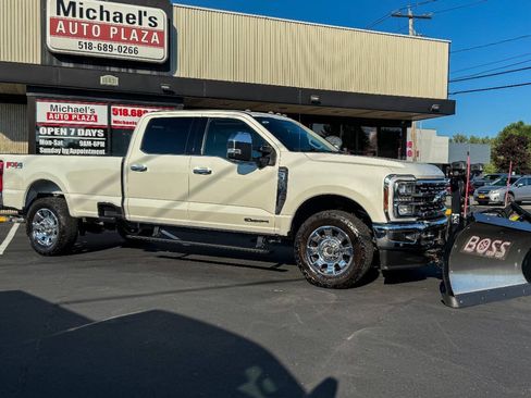 Used 2024 Ford F350 Lariat w/ Lariat Ultimate Package AWD/4WD image 3