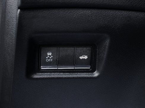 Used 2018 INFINITI Q60 3.0t Luxe image 36