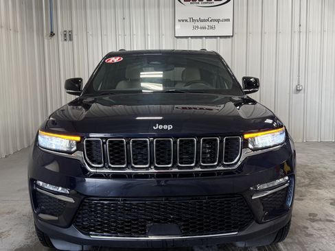 Used 2024 Jeep Grand Cherokee Limited AWD/4WD image 17