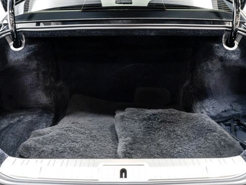 Used 2011 Rolls-Royce Ghost image 33