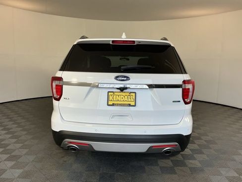 Used 2016 Ford Explorer XLT AWD/4WD image 6