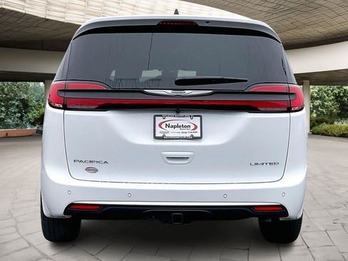 New 2026 Chrysler Pacifica Limited w/ Trailer Tow Group FWD image 4