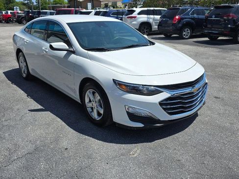 Used 2024 Chevrolet Malibu LS FWD image 3