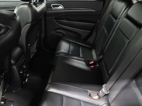 Used 2021 Jeep Grand Cherokee Limited image 31