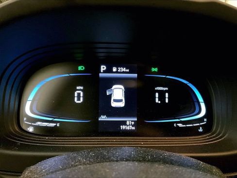 Used 2023 Hyundai Venue SEL FWD image 19