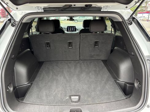 Used 2025 Chevrolet Blazer LT FWD image 31