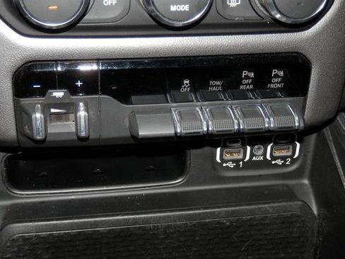 Used 2022 RAM 1500 Big Horn AWD/4WD image 29
