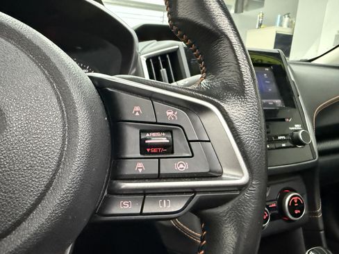 Used 2021 Subaru Crosstrek 2.0i Premium w/ Moonroof Package image 16