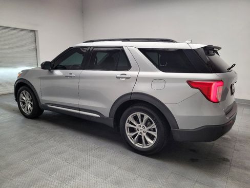 Used 2020 Ford Explorer XLT w/ Equipment Group 202A RWD image 3