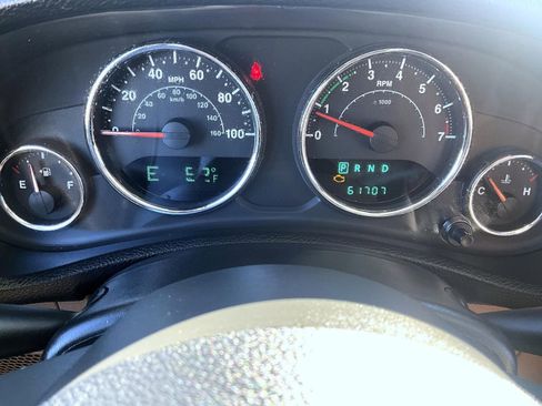 Used 2013 Jeep Wrangler Unlimited Sahara w/ Dual Top Group image 15