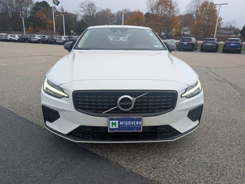Used 2022 Volvo S60 T8 R-Design Expression w/ Protection Package Premier image 9