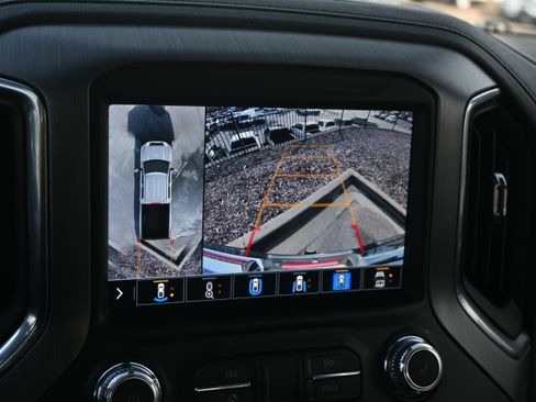 Used 2021 GMC Sierra 2500 Denali w/ Denali Black Diamond Edition AWD/4WD image 24